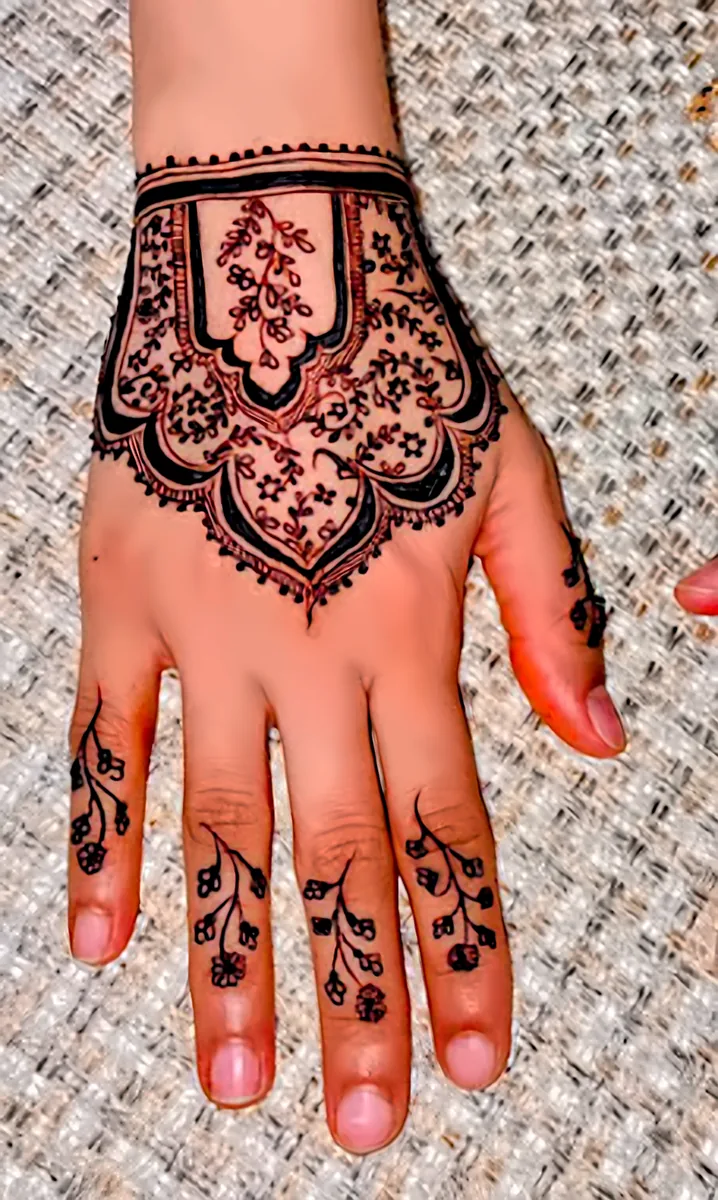 Cuff design at Glow Beauty Salon Kasur