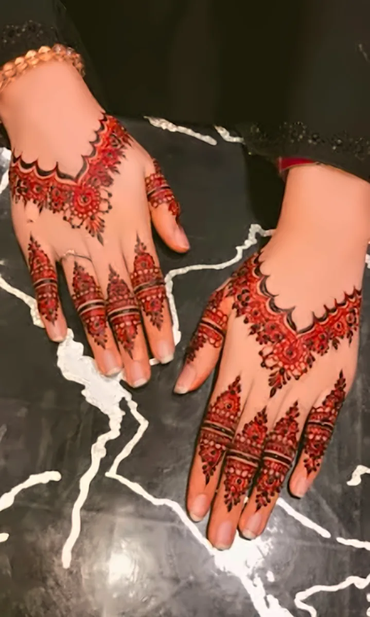 Finger mehndi at Glow Beauty Salon Kasur